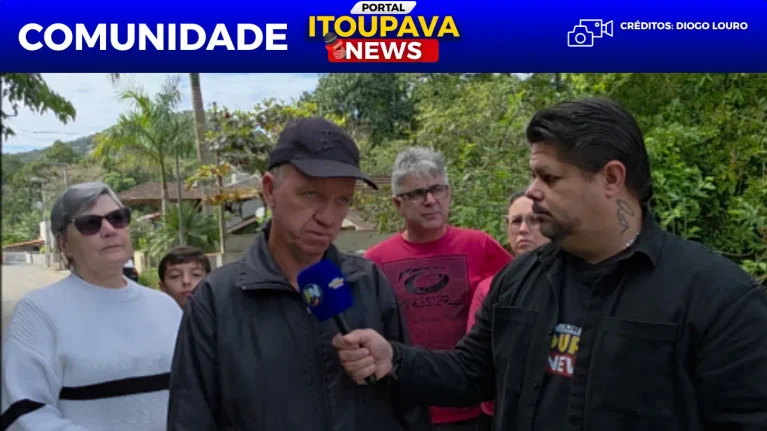 Estrutura precária cedeu e provocou a queda de pedestre de 69 anos; comunidade exige medidas emergenciais e prazos da Prefeitura de Blumenau.