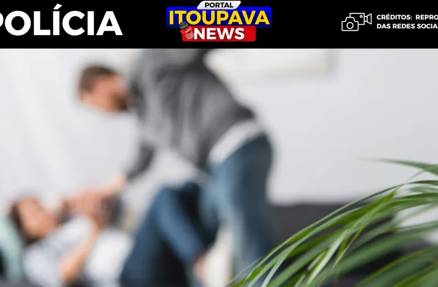 Casos ocorreram nos bairros Itoupavazinha e Itoupava Central durante a manhã de domingo (6); ambas as vítimas solicitaram medidas protetivas.